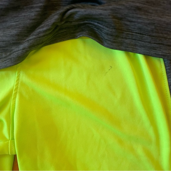 Under Armour little Boys' size 7 Gray and Neon Yellow Set - Picture 4 of 5